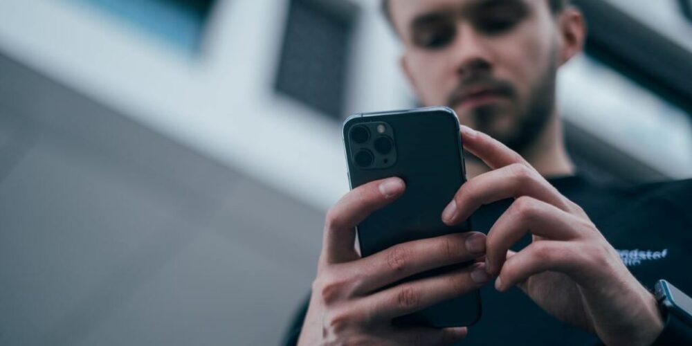 How do mobile phones cool down?